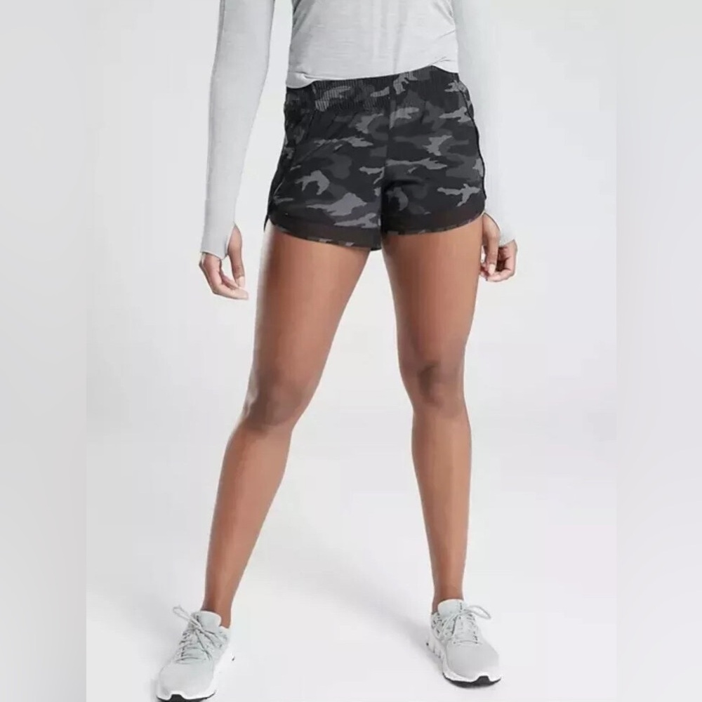 Athleta Camo Printed Mesh Racer Run Short 4” Size M